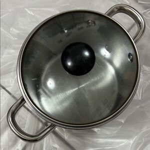 Stainless Steel Pot with Glass Lid second hand buy as what you see 3 qt